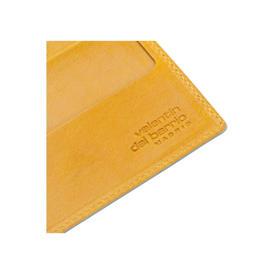 1934202020014_Card Holder Forest Brown D_4